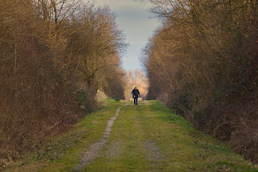 hiker practicing trail conservation